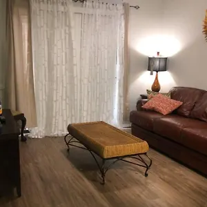  Apartment Lovely 1-bedroom Space With Free Parking